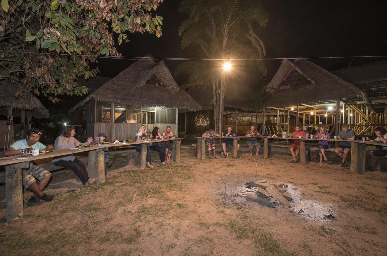Tres Chimbadas Lake Lodge Tambopata Exterior photo